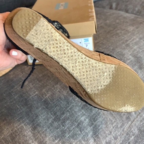 Toms Black Crochet with Cork Wedge - Picture 5 of 5